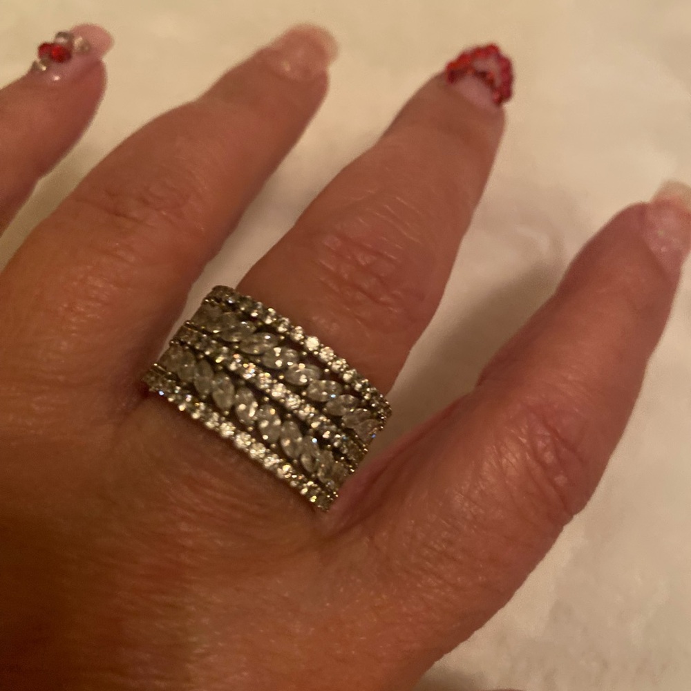 Elegant Silver Band Ring
